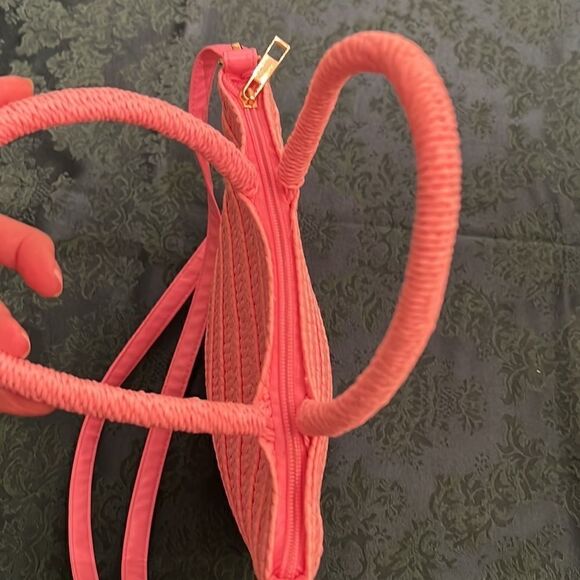 Crossi NWT pink woven straw handbag with handles and removable crossbody strap - Picture 10 of 12